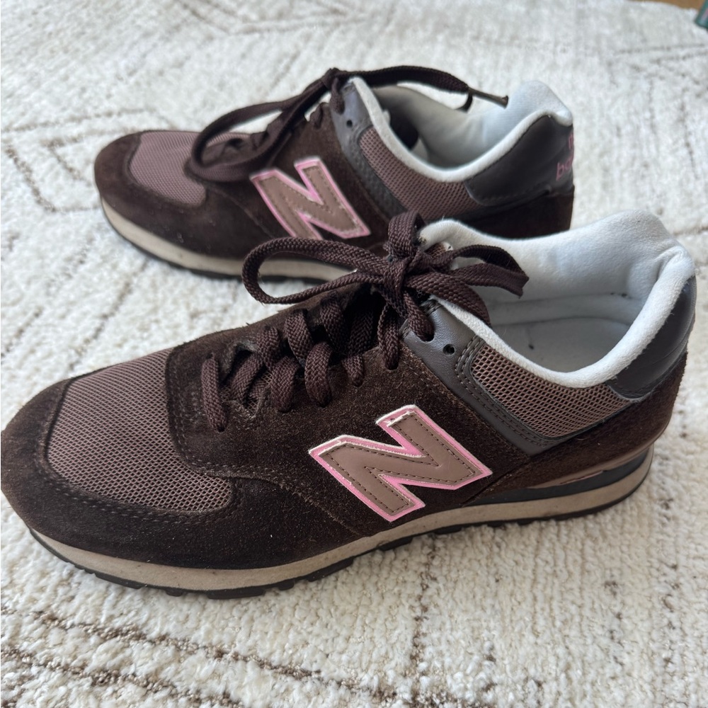 Vintage New Balance Chocolate brown and pink Sneakers, women’s size 9